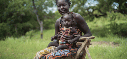 Beatrice* vive con su marido y su bebé en el campo de refugiados de Imvepi. Fotografía: Kieran Doherty/Oxfam