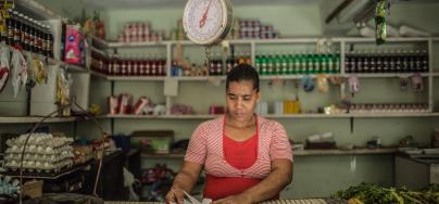 Mujer encargada tienda - República Dominicana