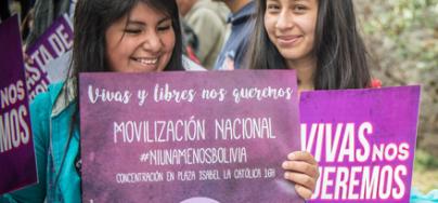 Jóvenes bolivianos en manifestación del 25 de noviembre en contra de la violencia contra mujeres y niñas en La Paz, Bolivia. Foto: Yamil Antonio/Oxfam