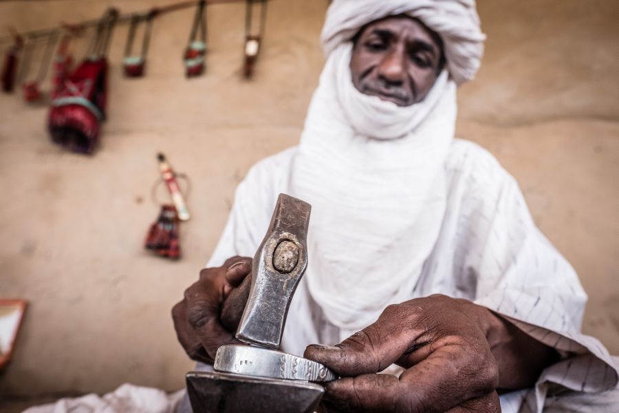 onl_17012_niger_arts_and_crafts_group.jpg