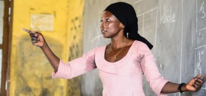 Sulemana is a teacher in Ghana. “When I came to this community as a teacher, I realized parents don’t want to bring their children – especially the girls – to school, she says. They believe that a girl belongs in the kitchen.” Photo: Jacob Stærk